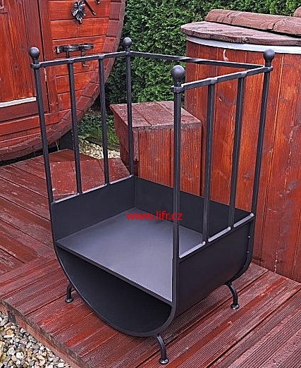 Kovaný koš na dřevo probíjená tyč 7